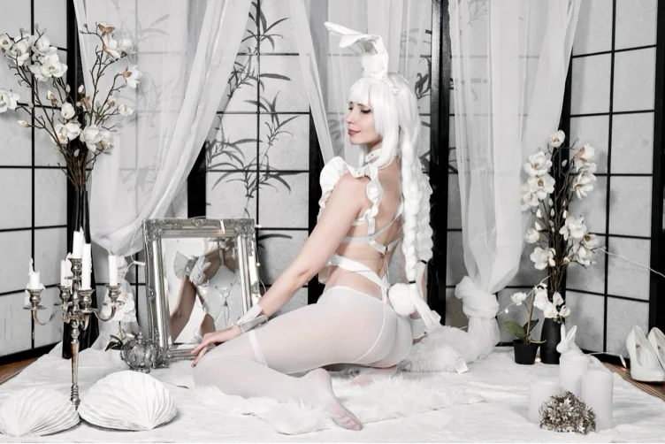 Throne banner for @liya