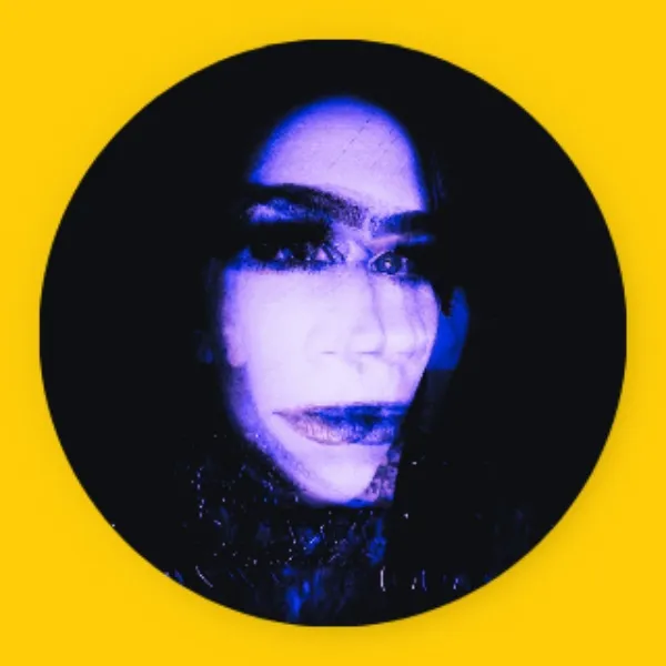 Throne profile picture for @erin