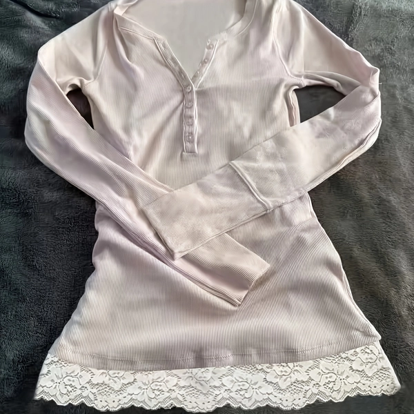 Lace Hem Fake Two-Piece Henley Neck Long Sleeve T-Shirt Women'S Slim Fit Half-Button Embroidered Base Layer Top