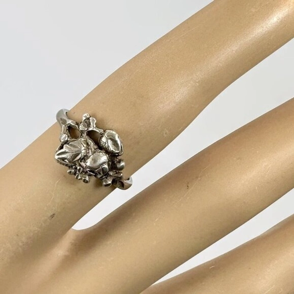 Unique Ring, Leaf, Berries, Sterling Silver, 1920s, Art Nouveau, Vintage, Size 5