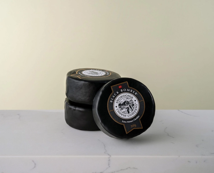 Black Bomber 400g cheese