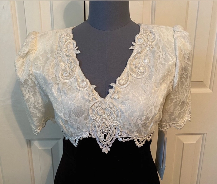 NWT Vintage 90βs Scott McClintock Black Velvet Ivory Lace Tea Dress 6 Christmas