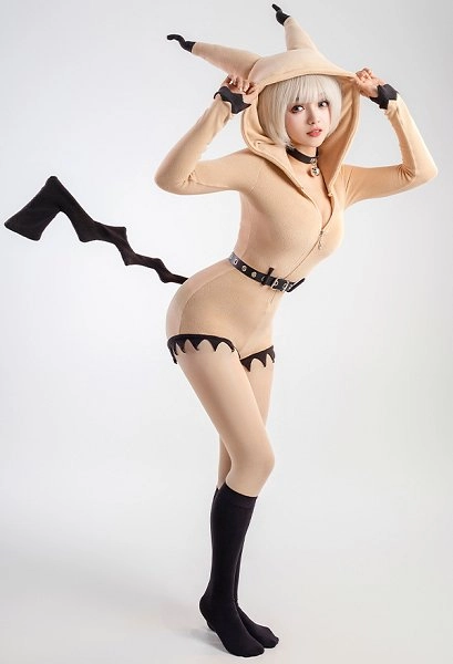 Mimiku Fluffy Hooded Bodysuit