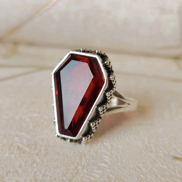 TEMU Retro Garnet Coffin For Women Unique Boho Silvery Ring Punk Gothic Halloween Party Jewelry Gift For Her