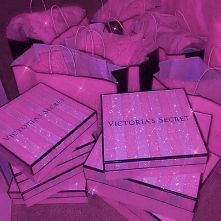 $2k Shopping Spree