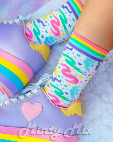 Party Worms Rainbow Border Socks- Kawaii Rainbow Worm on / off a String 80s and 90s Birthday Party Energy - Etsy