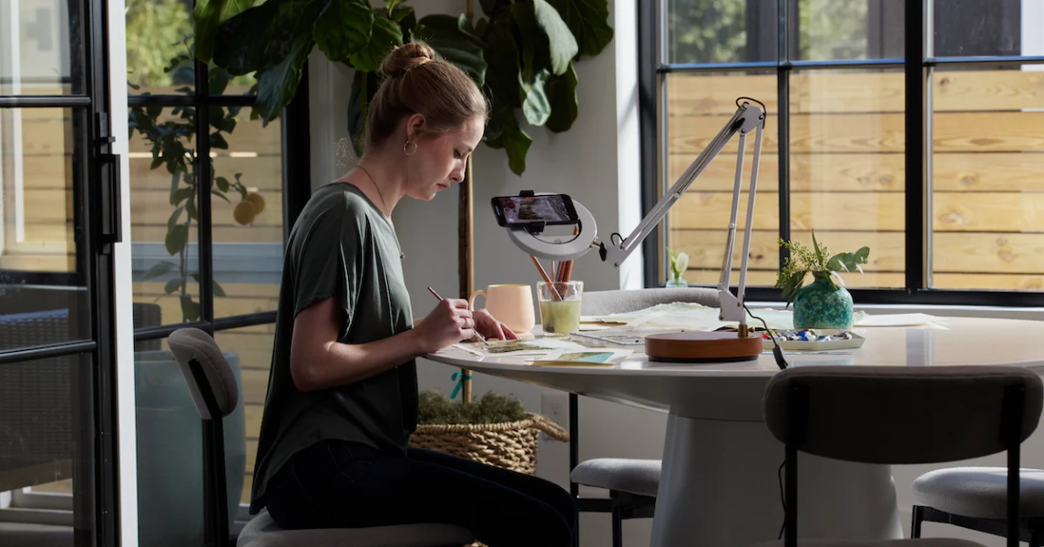 Canvas Lamp - Beautifully Lit Videos on Your Phone from your Desktop