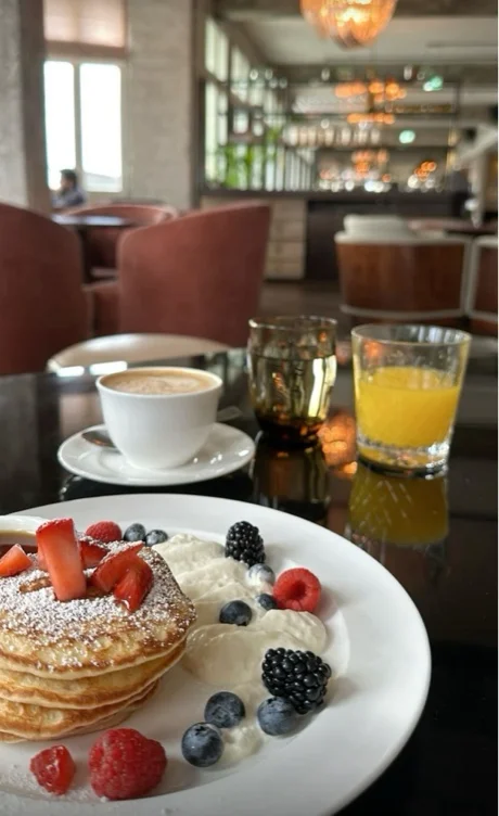 Breakfast 
