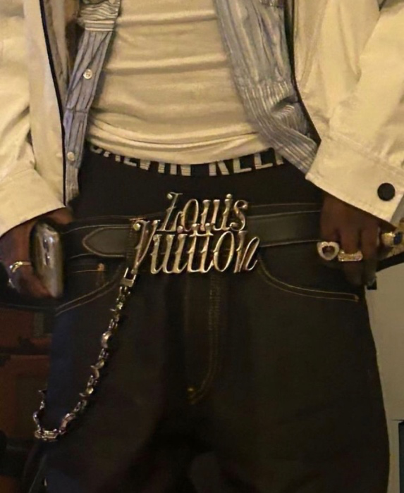 Louis Vuitton Mens Black Leather Belt