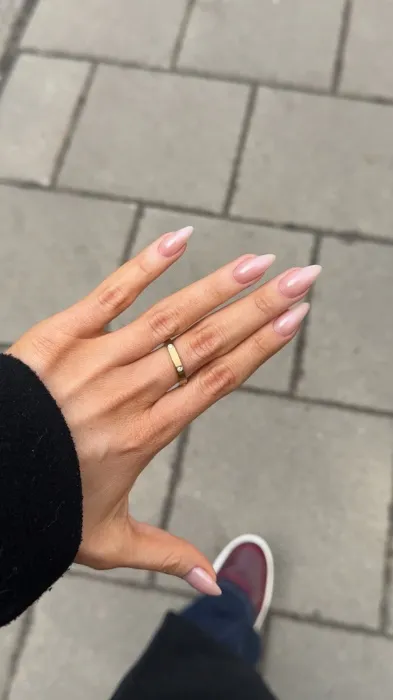 Spoil me with new nails 💅🏽
