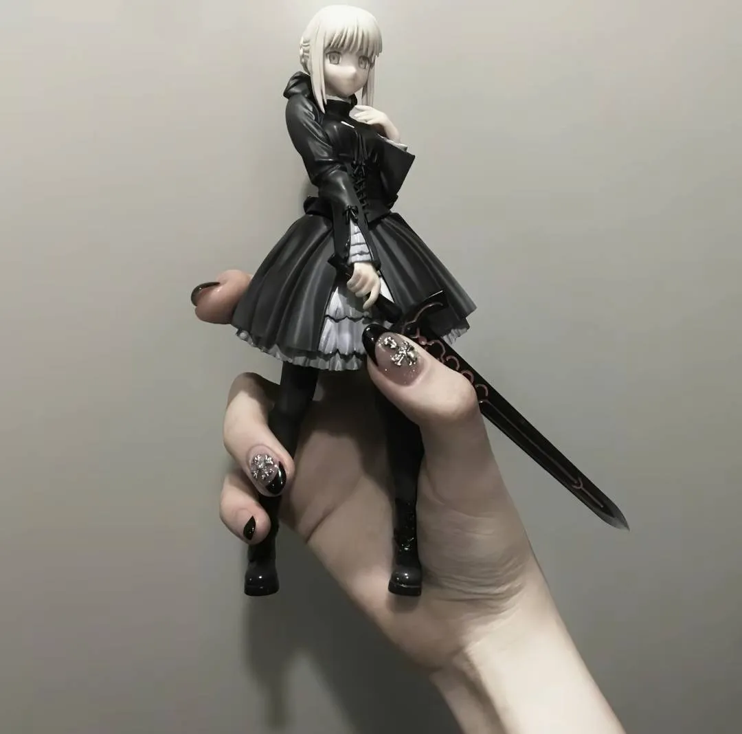 nails