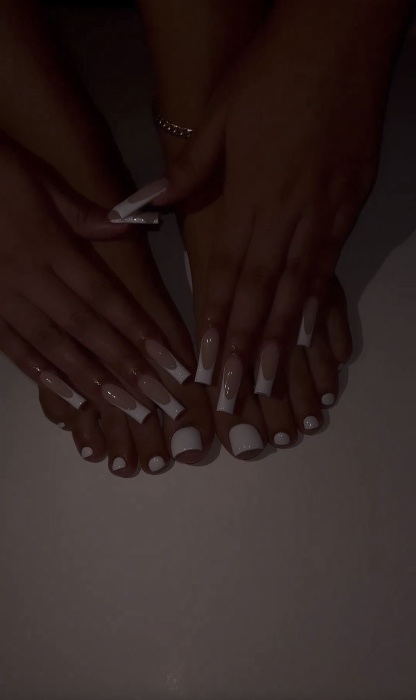 Nails + pedi 