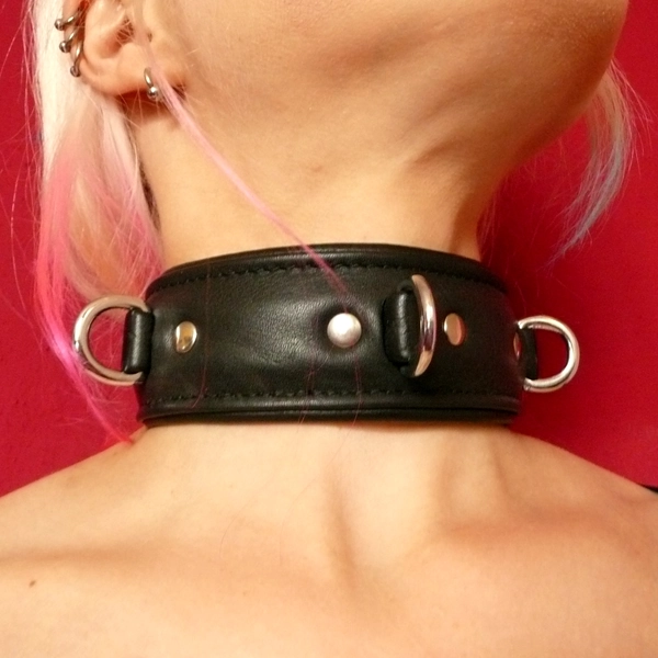Three chokers for the Venus Berlin 2026