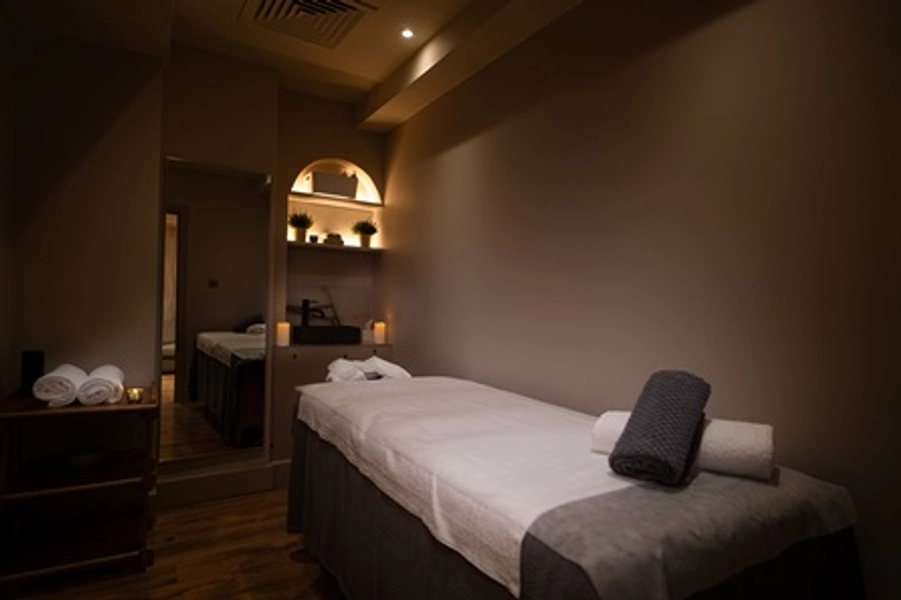 50 Minute Massage at Spa - Virgin Experience Days