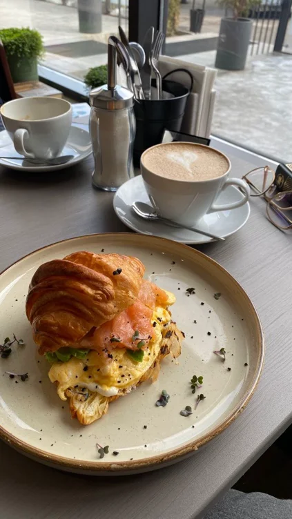 Breakfast 