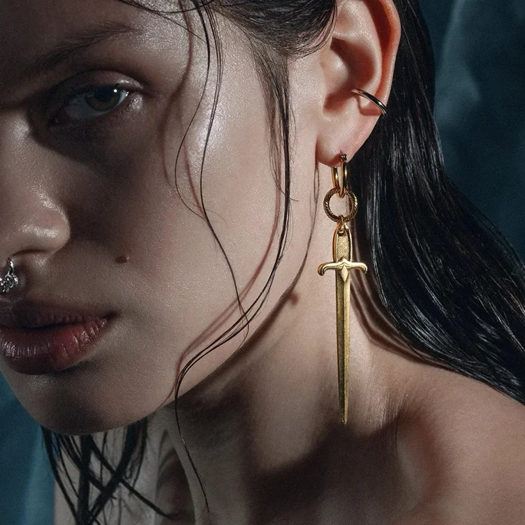 Boucles d'oreilles créoles avec épée - Doré | Or