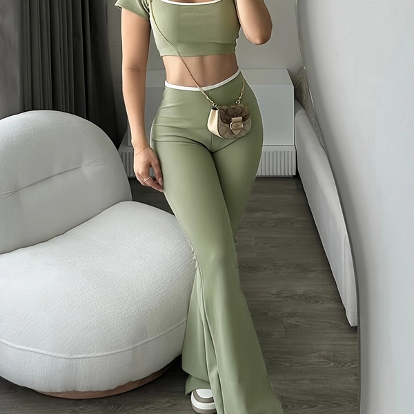 Conjunto de top corto de manga corta con cuello cuadrado y pantalones de pierna ancha para mujer, que ofrece colores sólidos elásticos de tiro bajo para un uso diario cómodo en todas las estaciones, diseñado con un escote cuadrado y hecho de tela elástica.