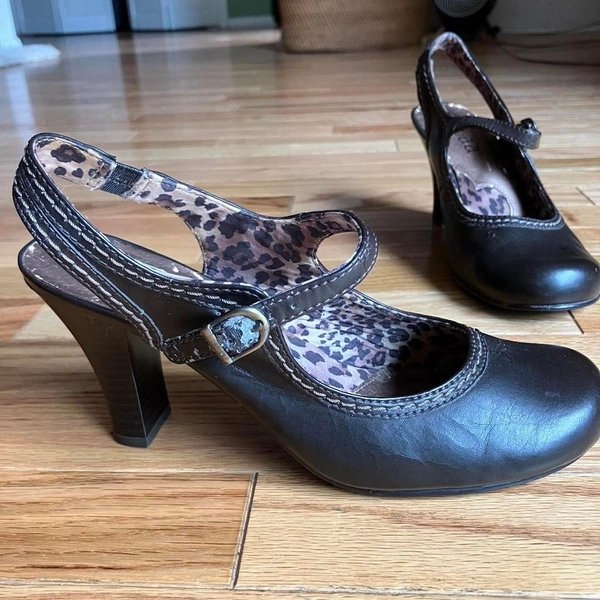 Vintage Y2k Mudd Brown Mary Jane heels with leopard print lining  sz 7.5