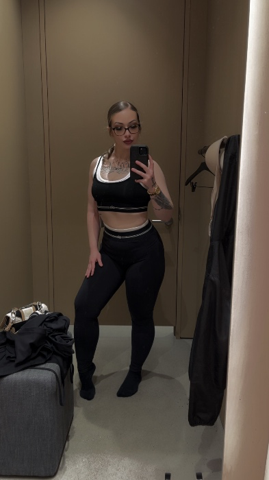 ALO Clothing Shopping