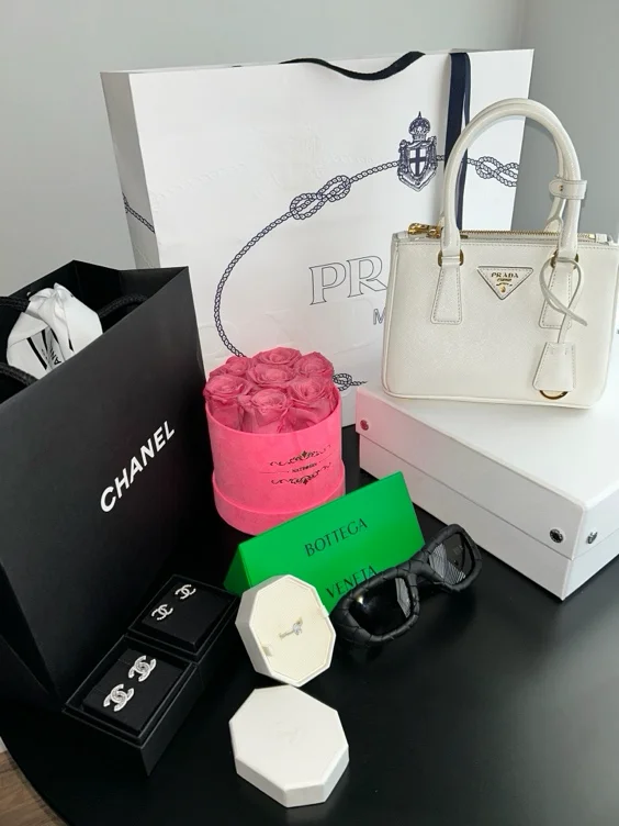 Luxury Shopping 