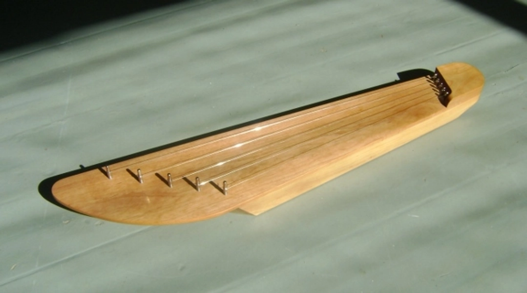 Kantele 5-kielinen moderni Mikrofonilla