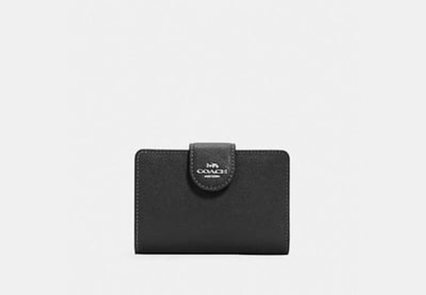 Coach Outlet Medium Corner Zip Wallet