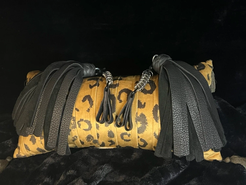 Bison & Chain finger floggers