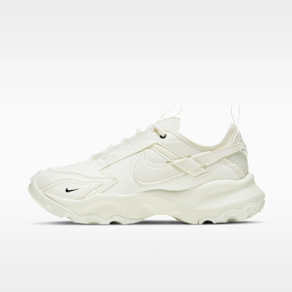 Nike TC 7900 Women's Shoes - Sail/Black/Sail - Size 5