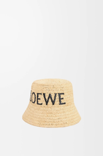 Bucket hat in raffia
