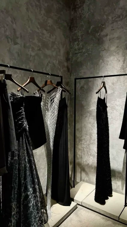👗 ☆