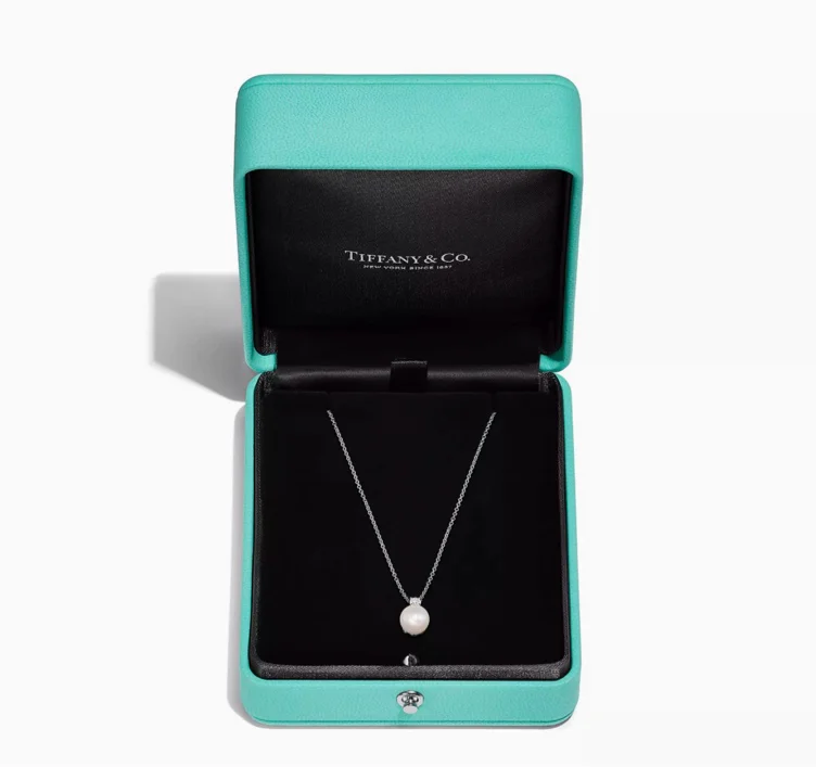 Tiffany Signature® Pearls Pendant