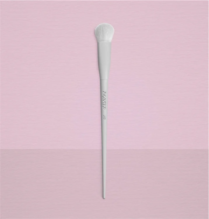 J17 Powder Highlighter Brush 
