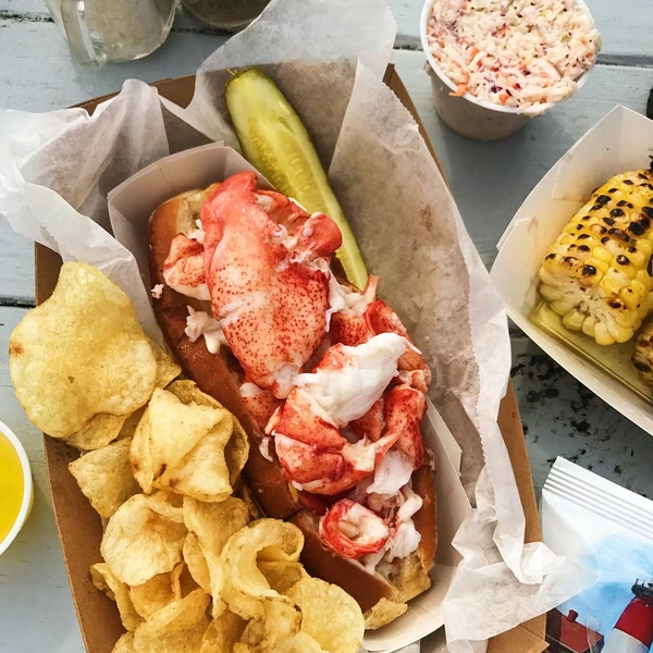 Goldbelly — Maine Lobster Roll Kit