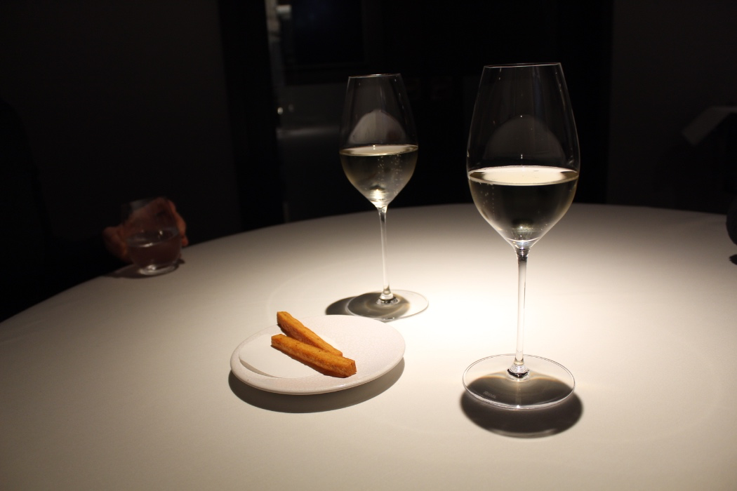 Drinks & bar snacks 