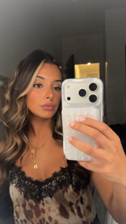 👸 