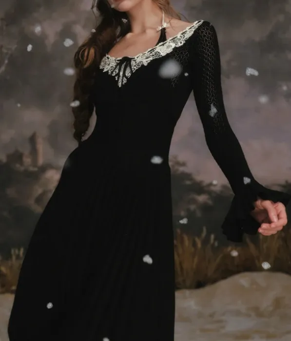 Symphony of Blossom Knit Dress | Black / M / In-stock