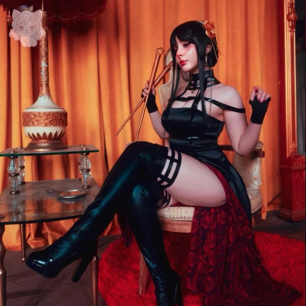 Spy Yor Forger Smoking Hot Cosplay Costume – Complete Anime Outfit for Events