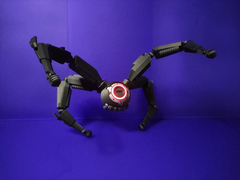 Leaper with moving legs and lit up eye | Remote-Controlled RGB Light | Cosplay Props | Gamer Room Decor | Gift for Sci-Fi Fans