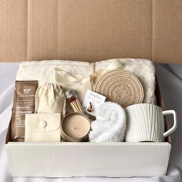 Cozy Hygge gift box | Self care gift box | Mothers day |Gift set for her | Mom Miss you | Sending a hug | Gift for colleagues | Holiday Gift