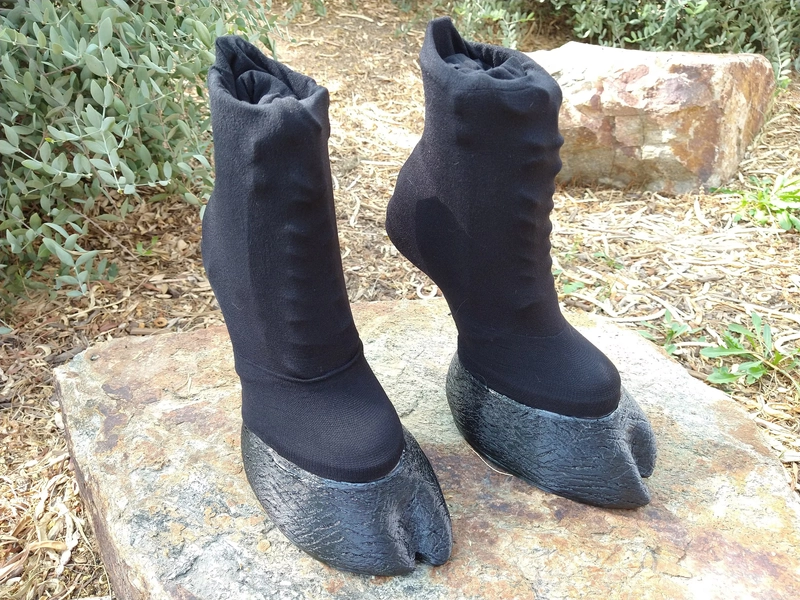 HOOF BOOTS  Cloven hooves NEW Design - Size: 6 US women's