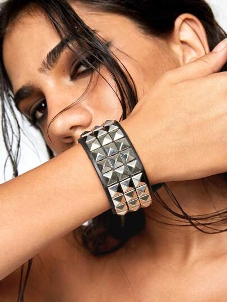 Grunge Punk 1 pieza Pulsera de mujer con pirámides de tachuelas, estilo gótico, color plateado, Halloween