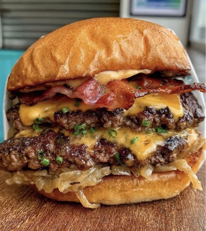 Deluxe Bacon Burger 