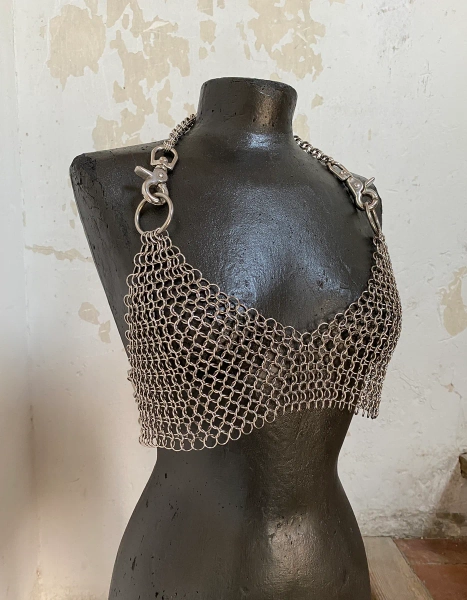 'SO ALIVE' armor top