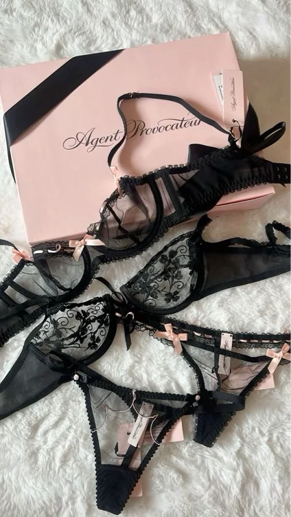 Agent provocateur black set