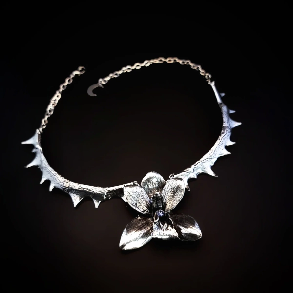 Orchid Palm Bark Collar Necklace | Martha Rotten