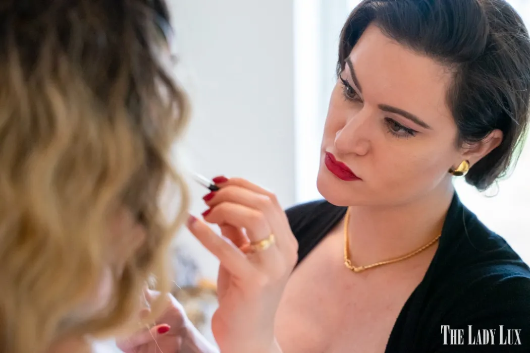 Send a tip for makeup for Lux her MtF & FtM makeover service