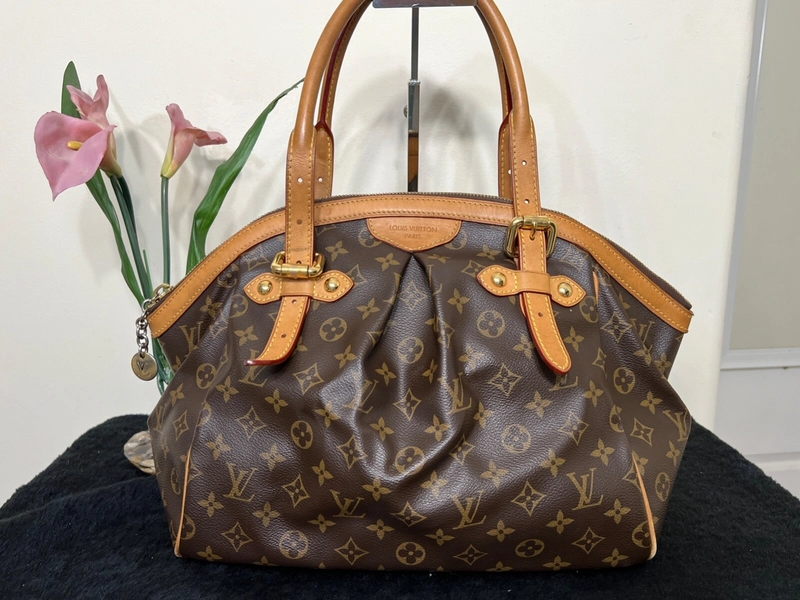 Louis Vuitton Tivoli GM Monogram Coated canvas shoulder bag