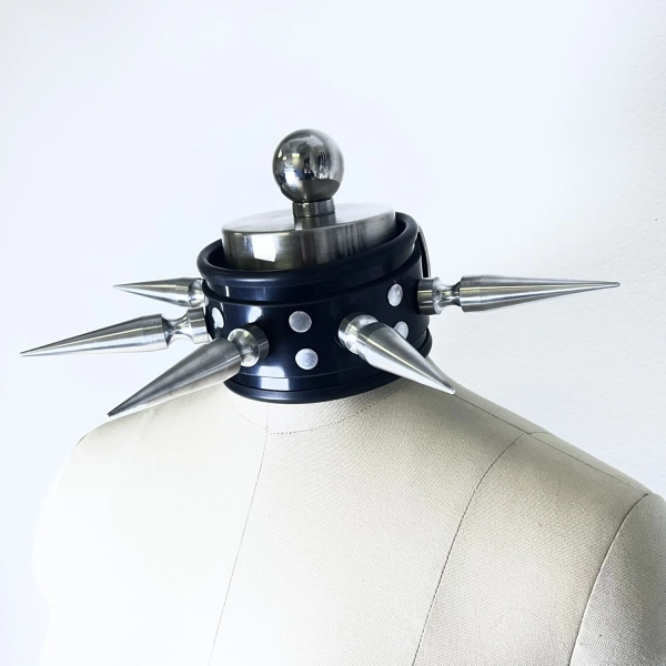 JUMBO SPIKE COLLAR — Venom Steele