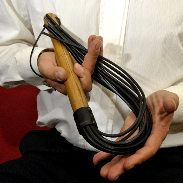 Martinet - French Beating Whip | with 7 tails | mwr221.7