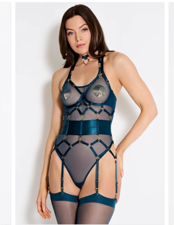 Bordelle zenna ouvert  wired basque